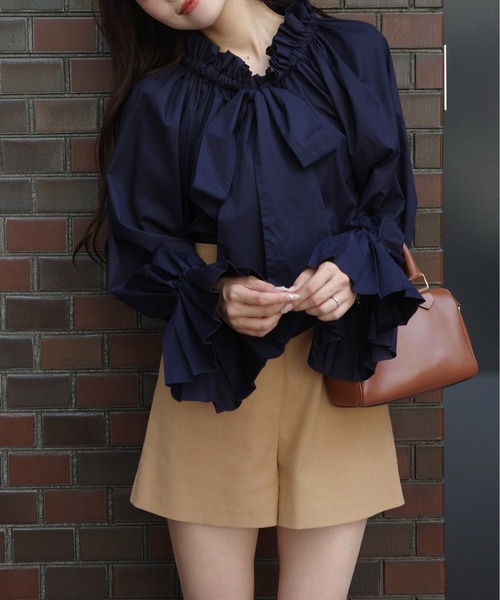 polaura(ポローラ)の「クラシックハイウエストショートパンツ(その他パンツ・レディース・キャメル/オフホワイト/ブラック・S/M)」の5枚目の写真