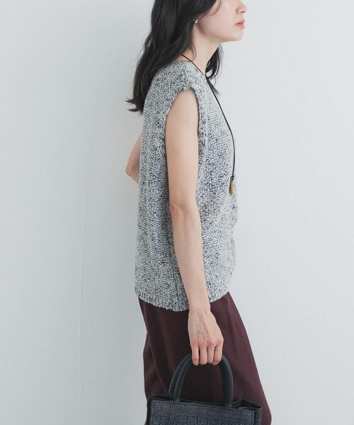 URBAN RESEARCH DOORS(アーバンリサーチドアーズ)の「ブークレノースリーブニット(ニット/セーター・レディース・ベージュ/グレー系その他・FREE)」の17枚目の写真