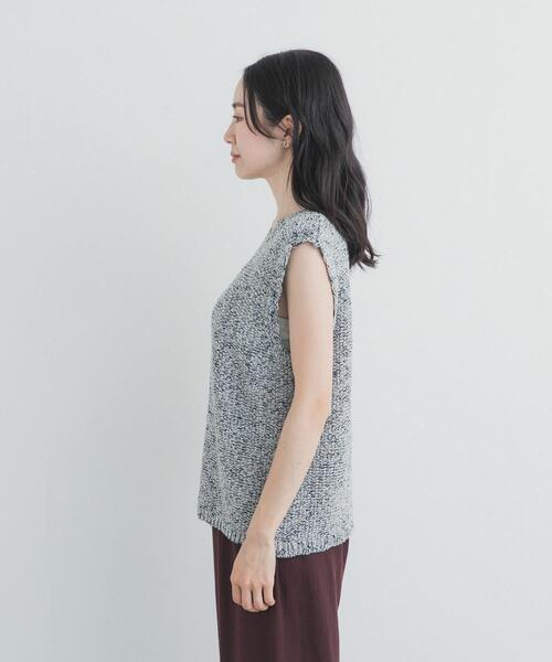 URBAN RESEARCH DOORS(アーバンリサーチドアーズ)の「ブークレノースリーブニット(ニット/セーター・レディース・ベージュ/グレー系その他・FREE)」の11枚目の写真