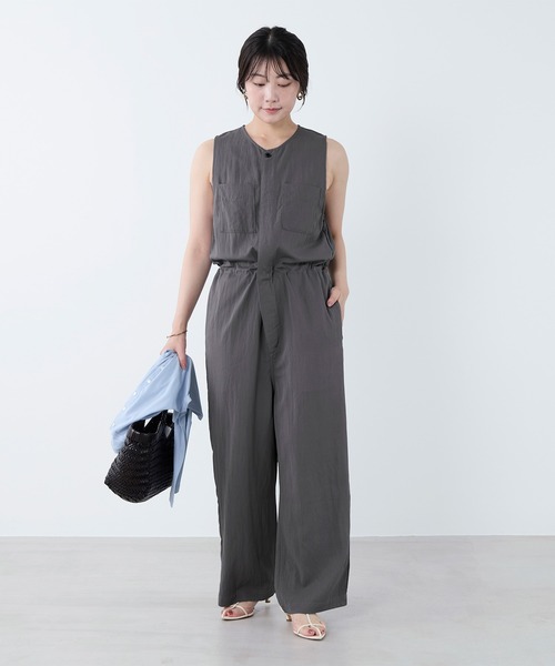 MICA&DEAL(マイカ&ディール)の「ハイツイストサロペット(サロペット/オーバーオール・レディース・ベージュ/グレー・36)」の2枚目の写真