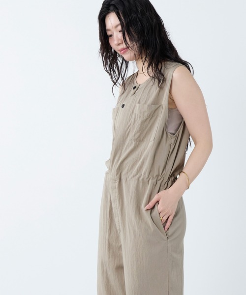 MICA&DEAL(マイカ&ディール)の「ハイツイストサロペット(サロペット/オーバーオール・レディース・ベージュ/グレー・36)」の4枚目の写真