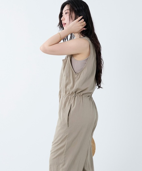 MICA&DEAL(マイカ&ディール)の「ハイツイストサロペット(サロペット/オーバーオール・レディース・ベージュ/グレー・36)」の8枚目の写真