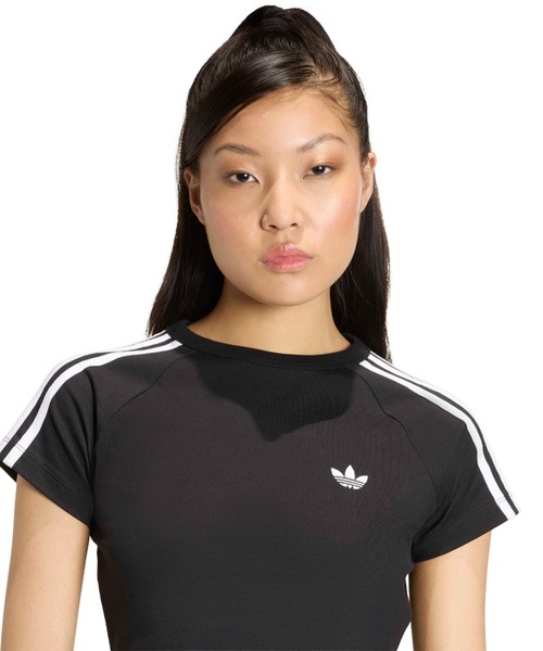 adidas(アディダス)の「adidas SST BABY TEE / アディダス SST ベビー Tシャツ(Tシャツ/カットソー・レディース・ブラック・S/M/L)」の2枚目の写真