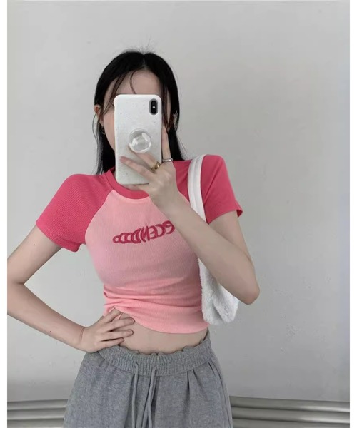 CHEER(チアー)の「ラグラン ロゴ クロップド Tシャツ ショート丈 半袖 チビT 韓国ファッション Y2K レディース(Tシャツ/カットソー・レディース・ネイビー/ブラック・FREE)」の16枚目の写真