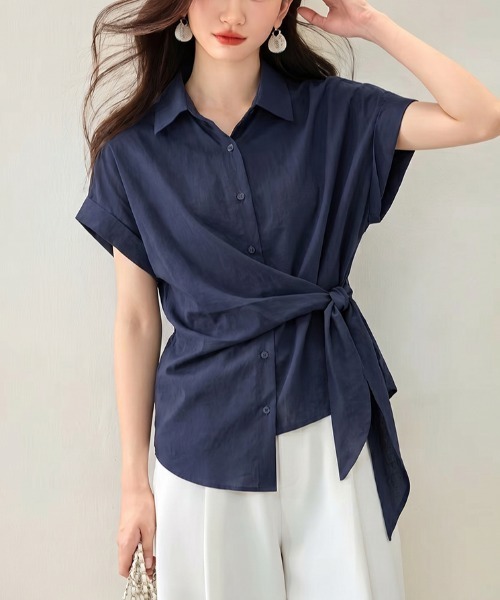 LUCPY(ラクピー)の「ウエストリボンフレンチスリーブシャツ(シャツ/ブラウス・レディース・カーキ/ネイビー・SMALL/LARGE/MEDIUM/X-LARGE)」の1枚目の写真