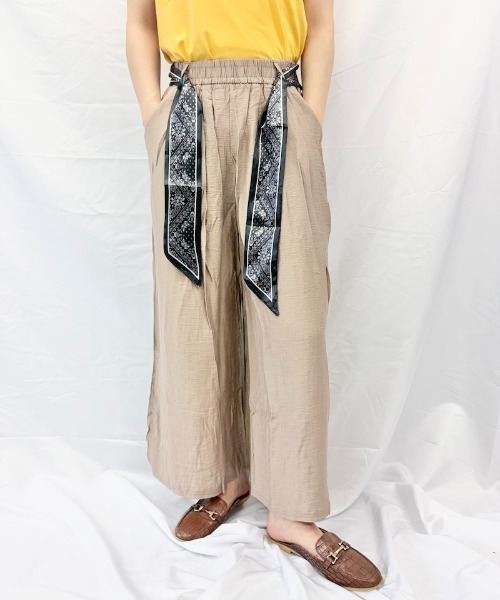 Alite cloth(アリーテクロス)の「スカーフベルト付きワイドパンツ(その他パンツ・レディース・ベージュ/ブラック/ホワイト・FREE)」の3枚目の写真