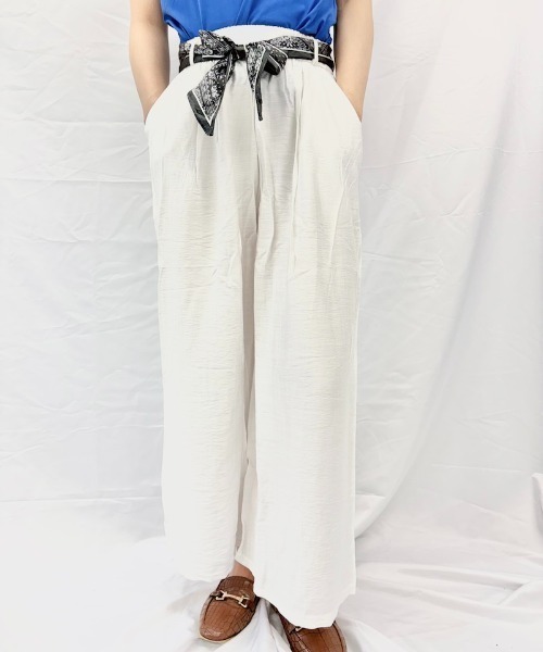 Alite cloth(アリーテクロス)の「スカーフベルト付きワイドパンツ(その他パンツ・レディース・ベージュ/ブラック/ホワイト・FREE)」の1枚目の写真