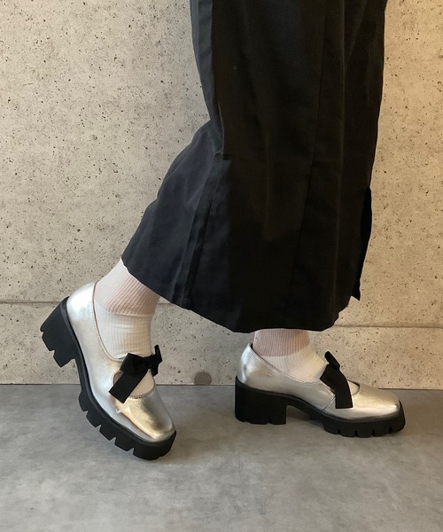 ALL BLACK(オールブラック)の「【本革/軽量/275g/太ヒール/6cm】リボンパンプス(パンプス・レディース・シルバー/ブラック・37/35/38/39)」の8枚目の写真