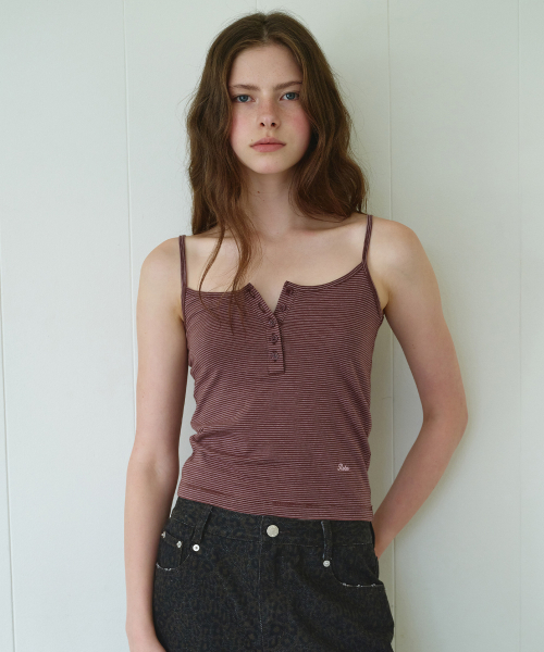 ROLAROLA(ロラロラ)の「STRIPE BUTTON SLEEVELESS BROWN(Tシャツ/カットソー・レディース・ブラウン・MEDIUM/SMALL)」の1枚目の写真