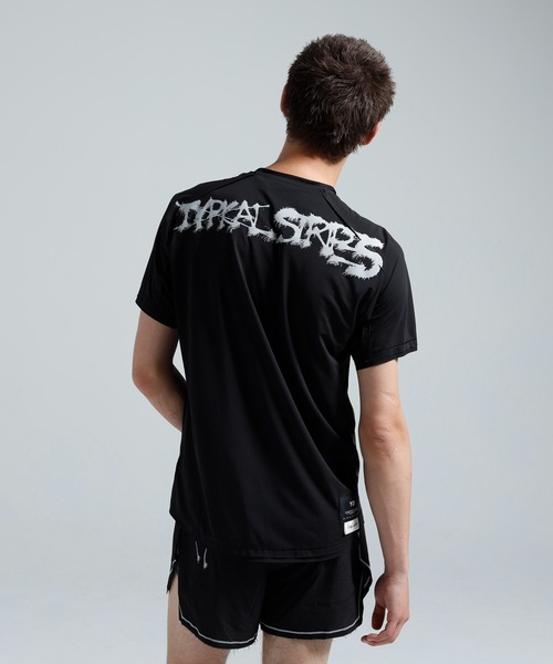 Y-3(ワイスリー)の「Y-3 CHITO GRAPHIC RUNNING SHORT SLEEVE TEE(Tシャツ/カットソー・メンズ・ブラック・LARGE/X-LARGE/XX-LARGE/X-SMALL/SMALL/MEDIUM)」の5枚目の写真