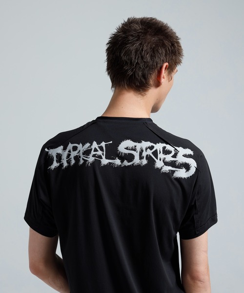 Y-3(ワイスリー)の「Y-3 CHITO GRAPHIC RUNNING SHORT SLEEVE TEE(Tシャツ/カットソー・メンズ・ブラック・LARGE/X-LARGE/XX-LARGE/X-SMALL/SMALL/MEDIUM)」の6枚目の写真