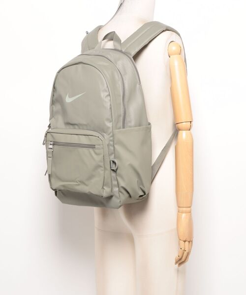 NIKE（ナイキ）の「《NIKEアパレル》Heritage Eugene（バックパック/リュック・メンズ・アーミー/ホワイト系その他・フリー）」の5枚目の写真