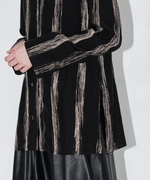 AKIRANAKA(アキラナカ)の「【AKIRANAKA/アキラナカ】Stitch stripe shirt BK(シャツ/ブラウス・レディース・ブラック・1)」の3枚目の写真