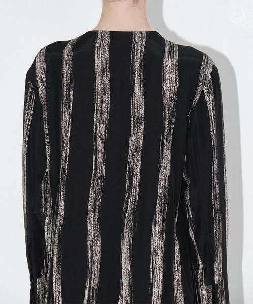 AKIRANAKA(アキラナカ)の「【AKIRANAKA/アキラナカ】Stitch stripe shirt BK(シャツ/ブラウス・レディース・ブラック・1)」の2枚目の写真