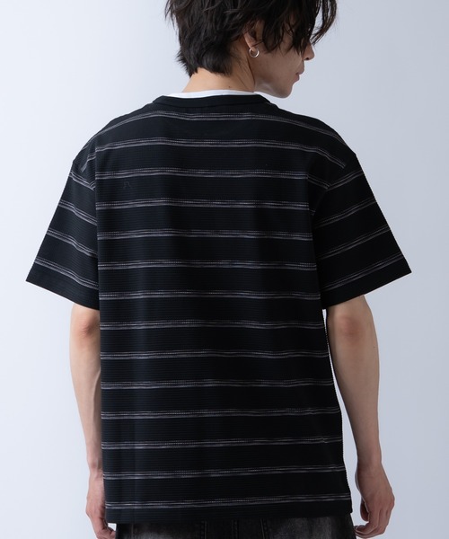 Crownor(クラウノアー)の「フェイクレイヤード ボーダーカットソー(Tシャツ/カットソー・メンズ・ブラック/ホワイト・MEDIUM/LARGE)」の3枚目の写真