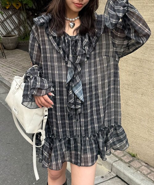 CIAOPANIC（チャオパニック）の「ラッフル付け襟チェックシアーチュニックブラウス（シャツ/ブラウス・レディース・ネイビー/ブラック/レッド・ONE SIZE）」の7枚目の写真