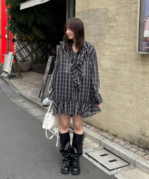 CIAOPANIC（チャオパニック）の「ラッフル付け襟チェックシアーチュニックブラウス（シャツ/ブラウス・レディース・ネイビー/ブラック/レッド・ONE SIZE）」の10枚目の写真