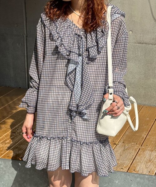 CIAOPANIC（チャオパニック）の「ラッフル付け襟チェックシアーチュニックブラウス（シャツ/ブラウス・レディース・ネイビー/ブラック/レッド・ONE SIZE）」の14枚目の写真