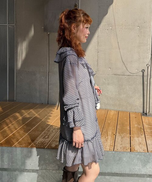 CIAOPANIC（チャオパニック）の「ラッフル付け襟チェックシアーチュニックブラウス（シャツ/ブラウス・レディース・ネイビー/ブラック/レッド・ONE SIZE）」の15枚目の写真