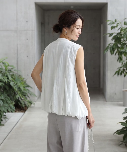 STYLE DELI(スタイルデリ)の「【selection】シボ入り裾タックバルーンジレ型tops(ベスト・レディース・ホワイト/ブラウン・FREE)」の8枚目の写真