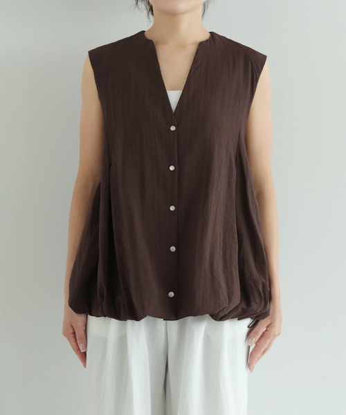STYLE DELI(スタイルデリ)の「【selection】シボ入り裾タックバルーンジレ型tops(ベスト・レディース・ホワイト/ブラウン・FREE)」の10枚目の写真