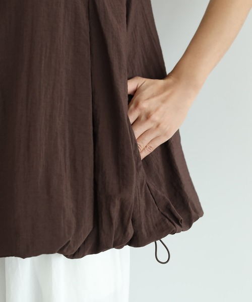 STYLE DELI(スタイルデリ)の「【selection】シボ入り裾タックバルーンジレ型tops(ベスト・レディース・ホワイト/ブラウン・FREE)」の16枚目の写真