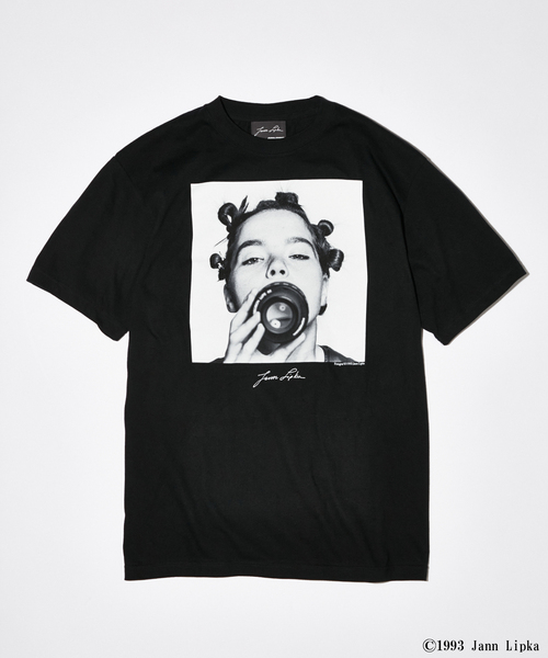 JOURNAL STANDARD(ジャーナルスタンダード)の「Jann Lipka Bjork Portrait 1993 / ビョーク ポートレート 1993(Tシャツ/カットソー・メンズ・ブラックミックス/ブラック系その他/ホワイト系その他/ブラック×ブラック/ホワイト×ホワイト/ライトホワイト/ブラック/ホワイト・SMALL/LARGE/MEDIUM/X-LARGE)」の6枚目の写真