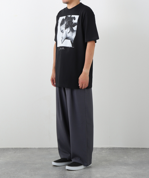 JOURNAL STANDARD(ジャーナルスタンダード)の「Jann Lipka Bjork Portrait 1993 / ビョーク ポートレート 1993(Tシャツ/カットソー・メンズ・ブラックミックス/ブラック系その他/ホワイト系その他/ブラック×ブラック/ホワイト×ホワイト/ライトホワイト/ブラック/ホワイト・SMALL/LARGE/MEDIUM/X-LARGE)」の12枚目の写真