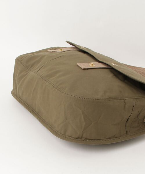 Barbour（バブアー）の「【TRANSPORT / トランスポート】Riever クロスボディバッグ（トートバッグ・メンズ・ブラック/グリーン・ONE SIZE）」の21枚目の写真