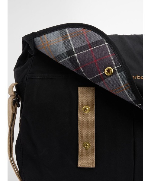 Barbour（バブアー）の「【TRANSPORT / トランスポート】Riever クロスボディバッグ（トートバッグ・メンズ・ブラック/グリーン・ONE SIZE）」の15枚目の写真