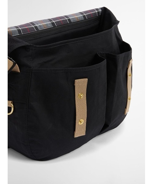Barbour（バブアー）の「【TRANSPORT / トランスポート】Riever クロスボディバッグ（トートバッグ・メンズ・ブラック/グリーン・ONE SIZE）」の17枚目の写真