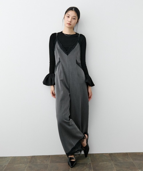 DRWCYS(ドロシーズ)の「レースVキャミオールインワン(つなぎ/オールインワン・レディース・グレー/ブラック・SMALL/MEDIUM)」の1枚目の写真