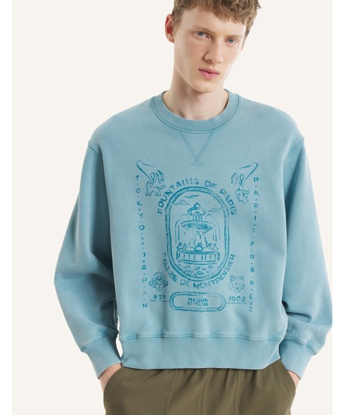 Maison Kitsune(メゾンキツネ)の「FOUNTAIN STAMP FADED RELAXED SWEATSHIRT(スウェット・メンズ・スカイブルー系・M/L)」の5枚目の写真