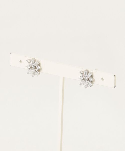 SCALA(スカラ)の「【SCALA/スカラ】Czスプレッドピアス(SV925)(ピアス(両耳用)・レディース・シルバー・FREE)」の1枚目の写真