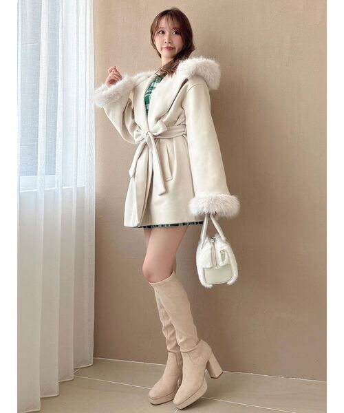 dazzlin(ダズリン)の「厚底美脚ロングブーツ(ブーツ・レディース・アイボリー/ブラック・SMALL/MEDIUM/LARGE)」の15枚目の写真