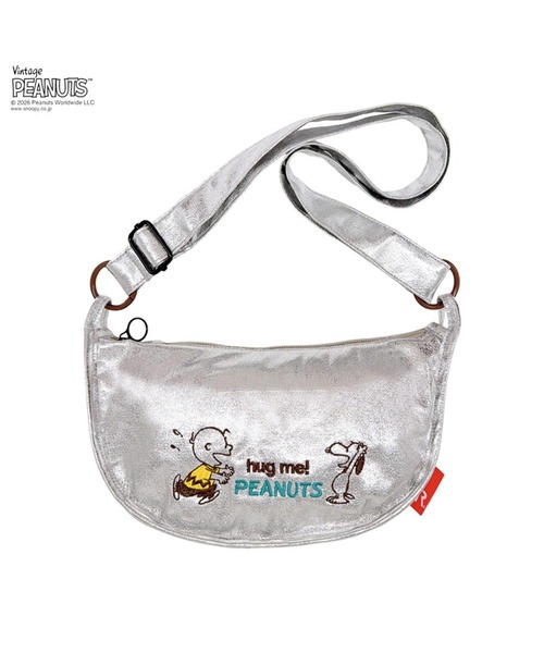Vintage PEANUTS（ビンテージピーナッツ）の「ルートート / スヌーピー ショルダーバッグ 半月型 メタリック 斜め掛け 軽量 IP.ラウンドメタリック.ピーナッツ-1M（ショルダーバッグ・レディース・ブラック/シルバー・FREE）」の3枚目の写真