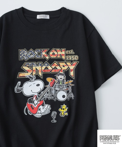 PEANUTS(ピーナッツ)の「PEANUTSロックバンド半袖Tシャツ(Tシャツ/カットソー・メンズ・ブラック/ホワイト系/オフホワイト/ブラック系・M/L/LL/S)」の4枚目の写真