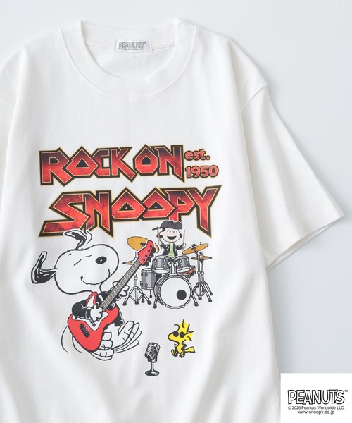 PEANUTS(ピーナッツ)の「PEANUTSロックバンド半袖Tシャツ(Tシャツ/カットソー・メンズ・ブラック/ホワイト系/オフホワイト/ブラック系・M/L/LL/S)」の2枚目の写真