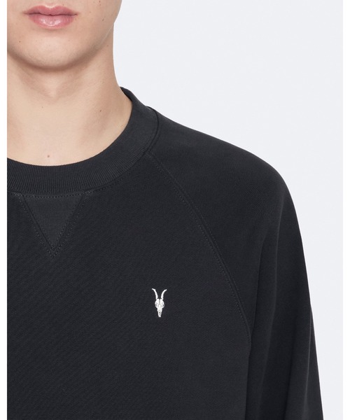 ALLSAINTS(オールセインツ)の「HARLOW RAMSKULL RAGLAN SWEATSHIRT | HARLOW ラムスカル ラグラン スウェットシャツ(スウェット・メンズ・ブラック・S/M/XS/L)」の6枚目の写真