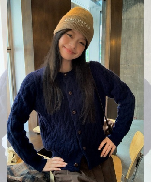 Ritzy(リッツィー)の「レトロケーブル編み 丸首ニットカーディガン(ニット/セーター・レディース・グレー/ネイビー/グリーン・FREE)」の1枚目の写真