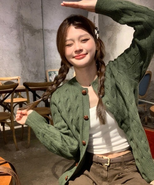 Ritzy(リッツィー)の「レトロケーブル編み 丸首ニットカーディガン(ニット/セーター・レディース・グレー/ネイビー/グリーン・FREE)」の5枚目の写真