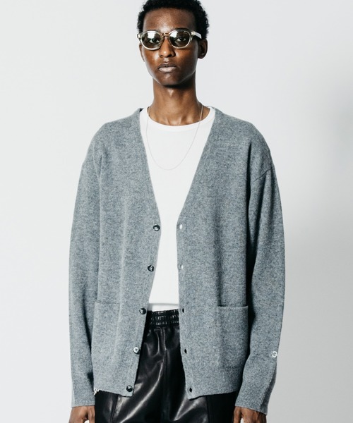 CRIMIE(クライミー)の「YAK WOOL-BLEND KNIT CARDIGAN(ニット/セーター・メンズ・ブラック/グレー・XL/L/M)」の2枚目の写真