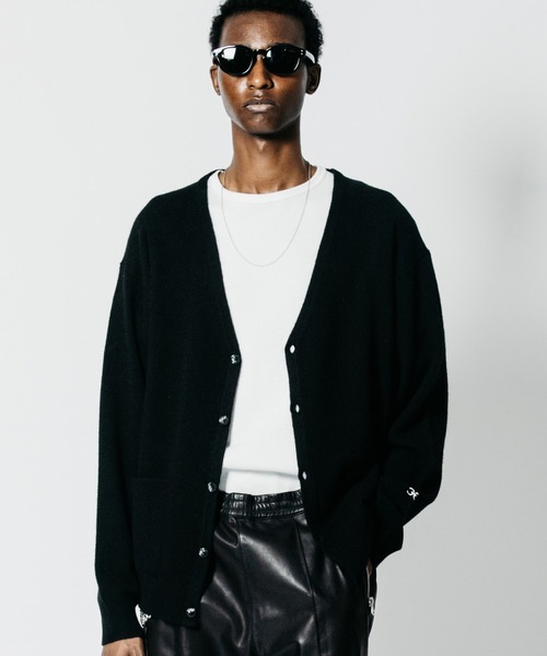CRIMIE(クライミー)の「YAK WOOL-BLEND KNIT CARDIGAN(ニット/セーター・メンズ・ブラック/グレー・XL/L/M)」の1枚目の写真