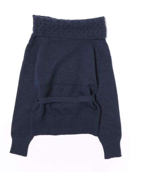 MAISON DE THERESE（メゾン ド テレーズ）の「ストラップ付きオフショルダーケーブル編みニットセーター ショート丈（ニット/セーター・レディース・ネイビー/オフホワイト/GRAY・FREE）」の4枚目の写真