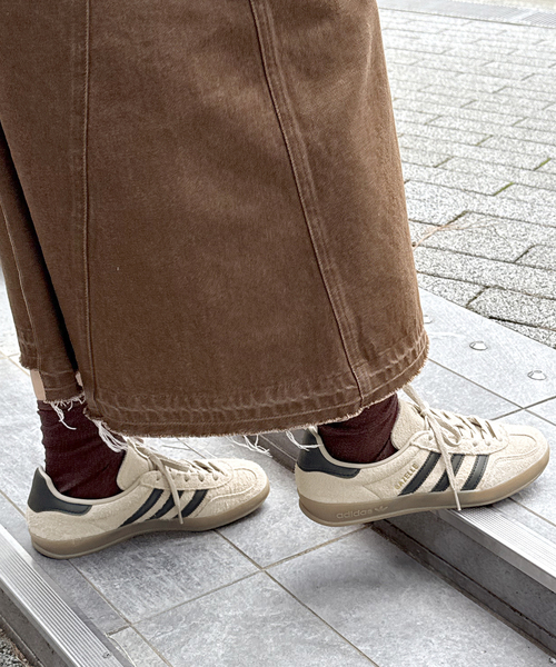 adidas Originals(アディダスオリジナルス)の「国内限定カラーExclusive【adidas originals】GAZELLE INDOOR W:スニーカー(スニーカー・レディース・ベージュ・25cm/24.5cm/24cm/23.5cm/23cm/22.5cm)」の10枚目の写真