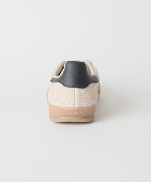 adidas Originals(アディダスオリジナルス)の「国内限定カラーExclusive【adidas originals】GAZELLE INDOOR W:スニーカー(スニーカー・レディース・ベージュ・25cm/24.5cm/24cm/23.5cm/23cm/22.5cm)」の13枚目の写真