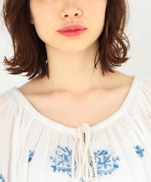 Another Edition（アナザーエディション）の「レーヨン刺繍ブラウス/AEBC Ry EMBR BL◆（シャツ/ブラウス・レディース・オフホワイト/マスタード・FREE）」の8枚目の写真