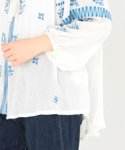 Another Edition（アナザーエディション）の「レーヨン刺繍ブラウス/AEBC Ry EMBR BL◆（シャツ/ブラウス・レディース・オフホワイト/マスタード・FREE）」の9枚目の写真