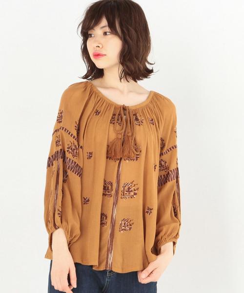 Another Edition（アナザーエディション）の「レーヨン刺繍ブラウス/AEBC Ry EMBR BL◆（シャツ/ブラウス・レディース・オフホワイト/マスタード・FREE）」の13枚目の写真