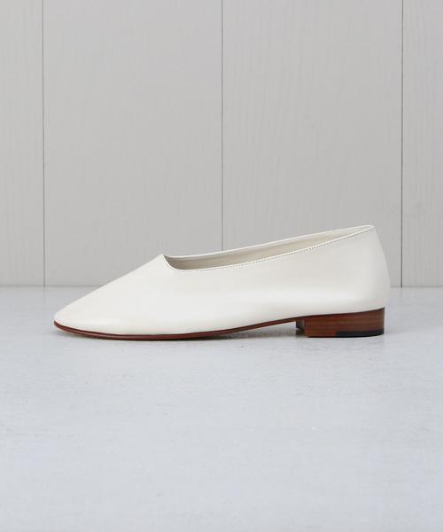BEAUTY&YOUTH UNITED ARROWS(ビューティーアンドユースユナイテッドアローズ)の「<MARTINIANO>GLOVE FLAT SHOES/シューズ◆(パンプス・レディース・オフホワイト/ワインレッド/ブラック/ベージュ/ライラック・37/38h/38/36h/37h)」の2枚目の写真